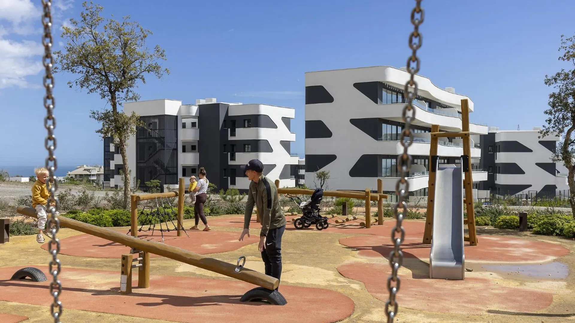 Exlusive Apartment With Garden In Higueron Fuengirola İspanya
