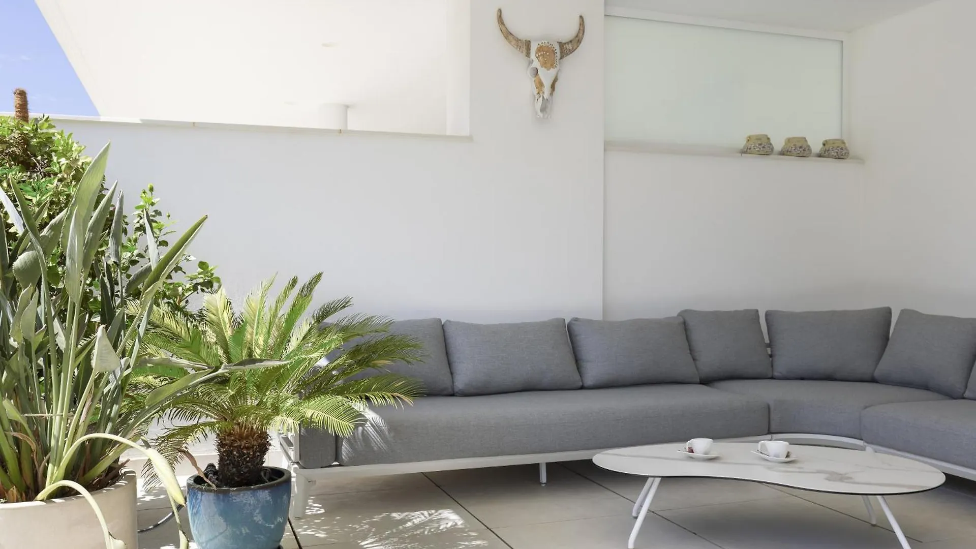 Exlusive Apartment With Garden In Higueron Fuengirola İspanya