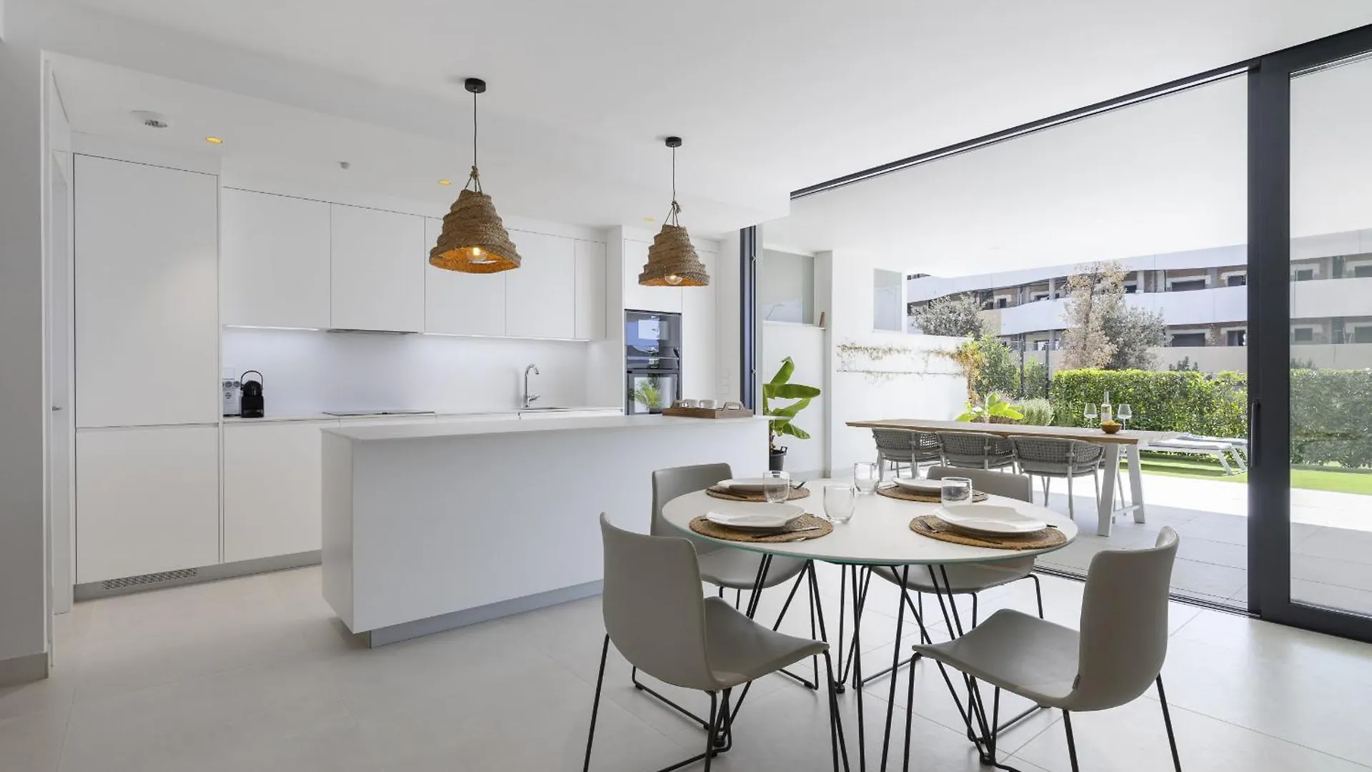 Exlusive Apartment With Garden In Higueron Fuengirola
