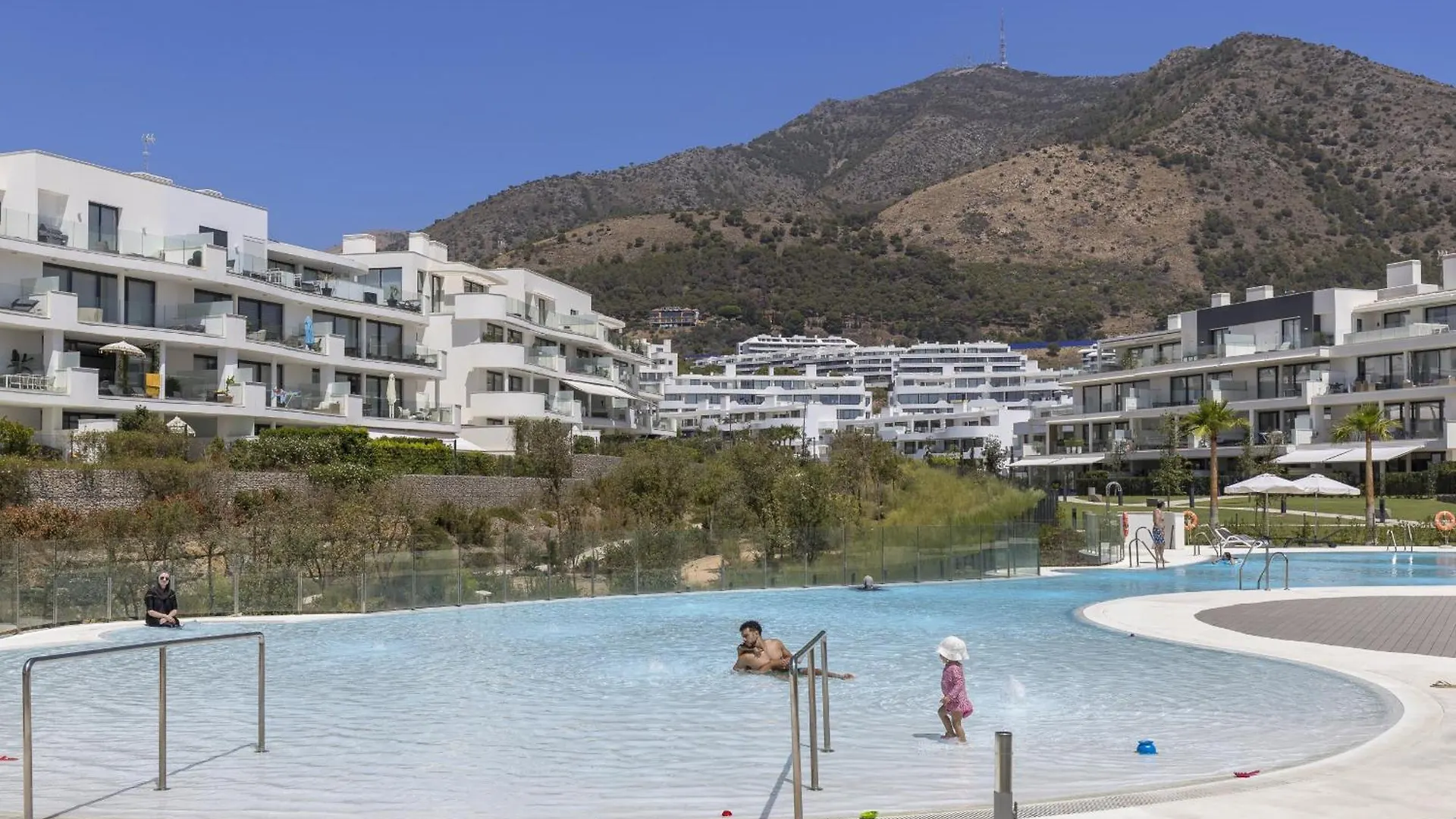Exlusive Apartment With Garden In Higueron Fuengirola 0*,
