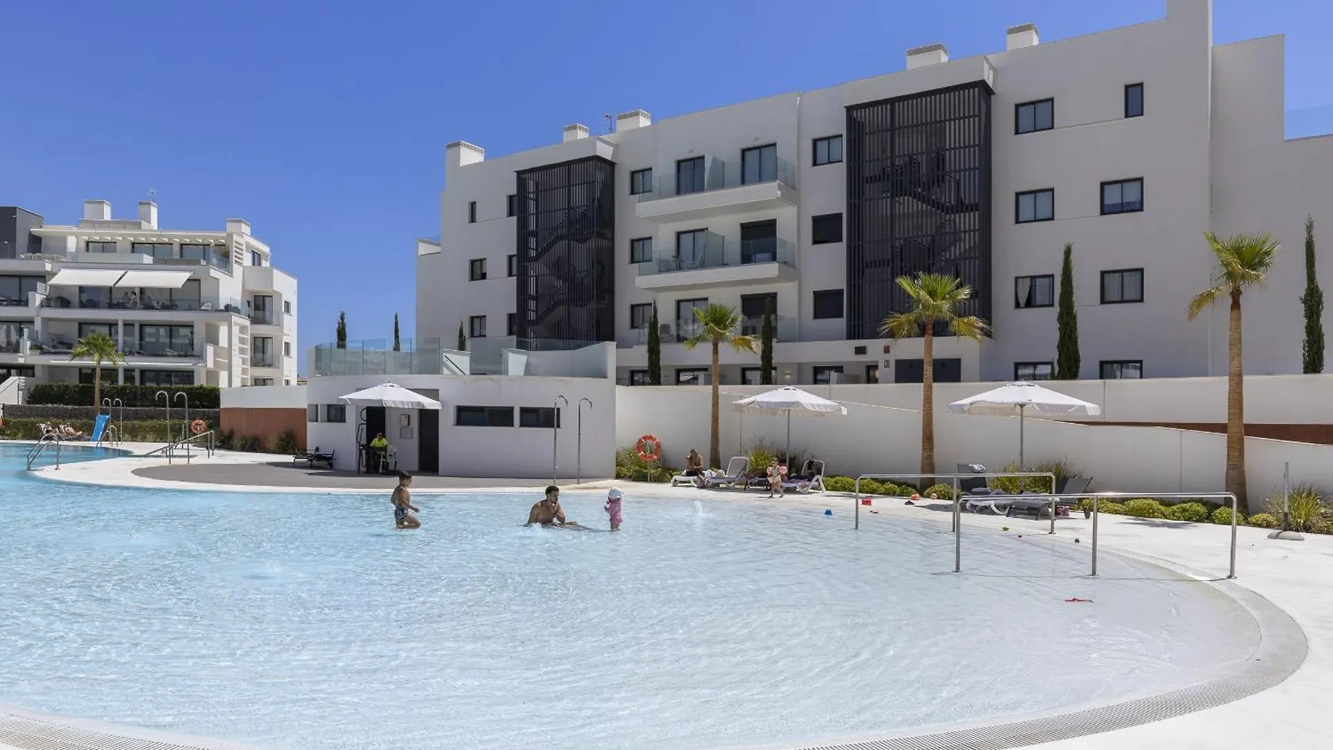 Exlusive Apartment With Garden In Higueron Fuengirola