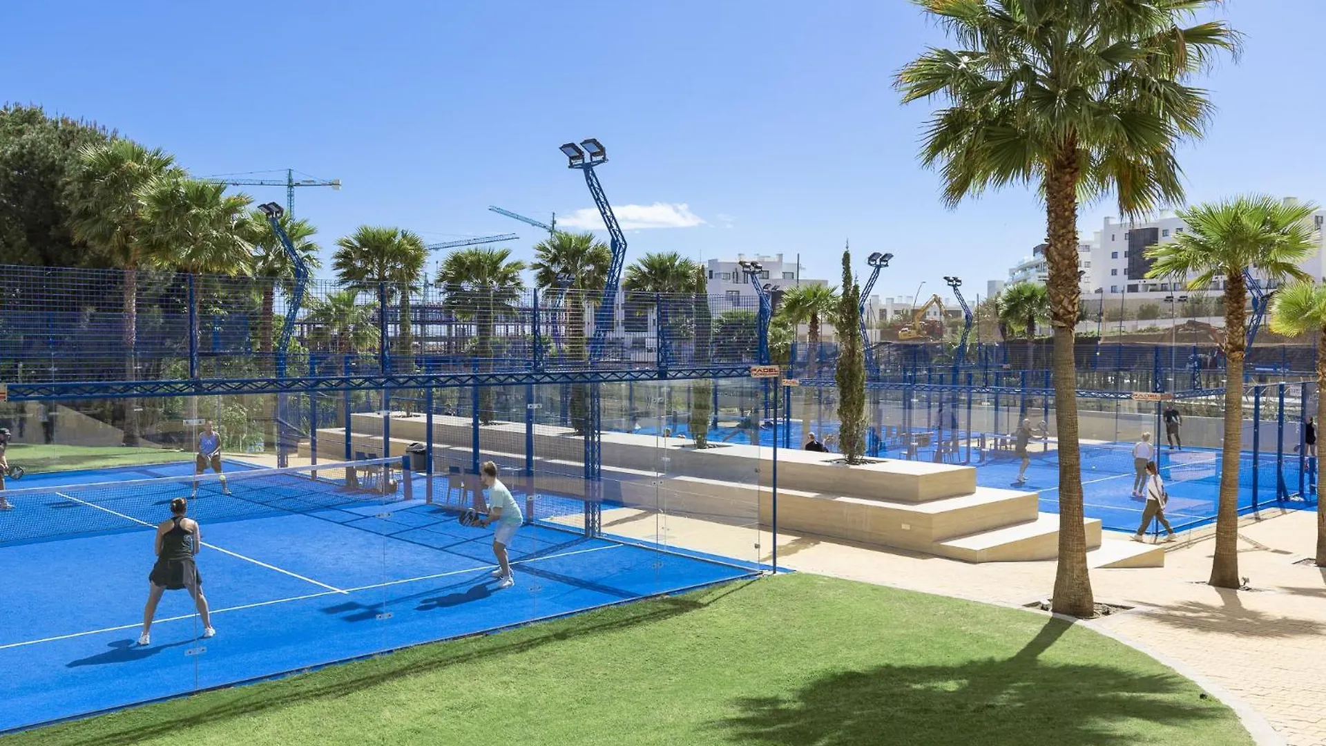 Exlusive Apartment With Garden In Higueron Fuengirola