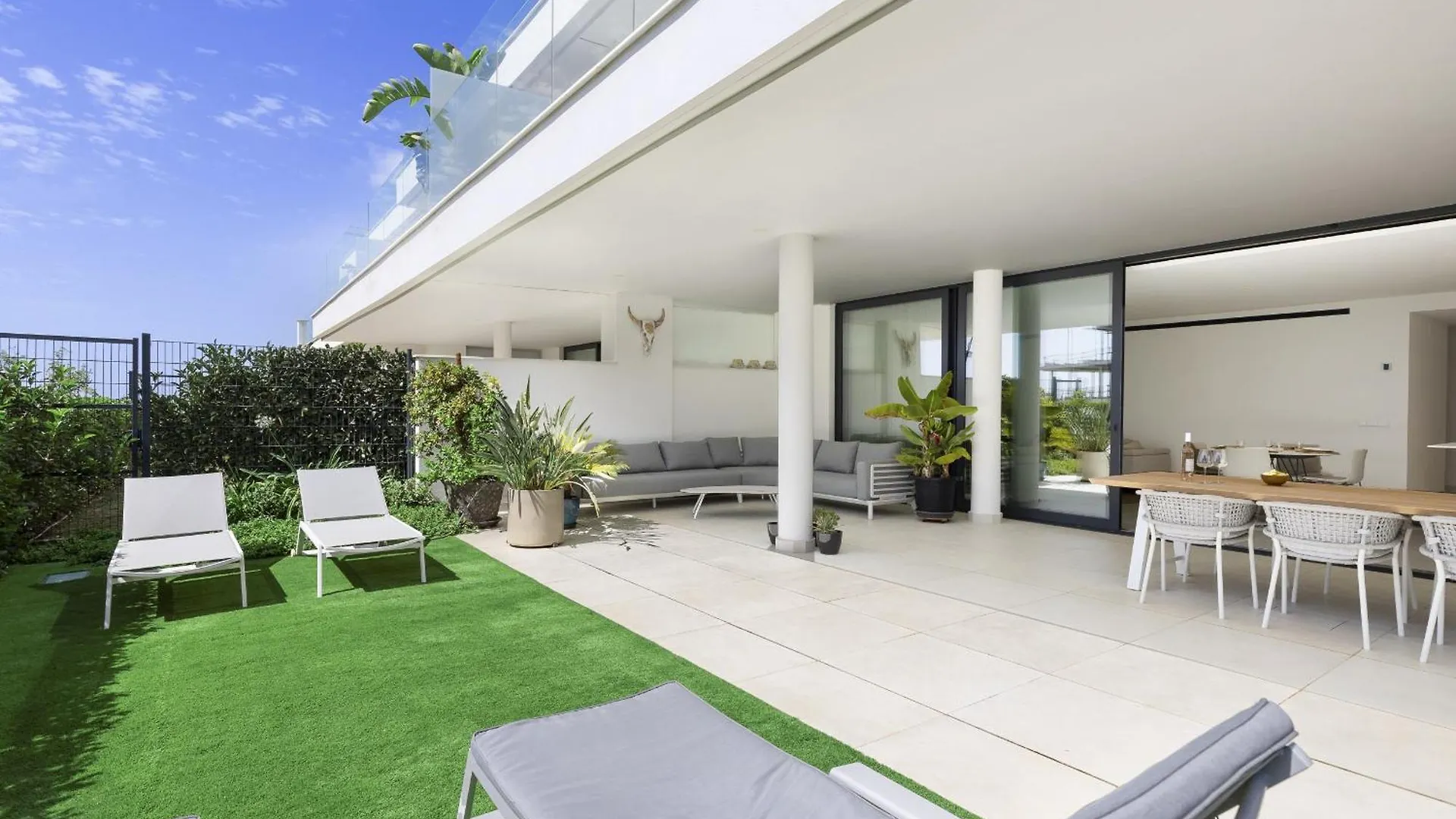 Exlusive Apartment With Garden In Higueron Fuengirola