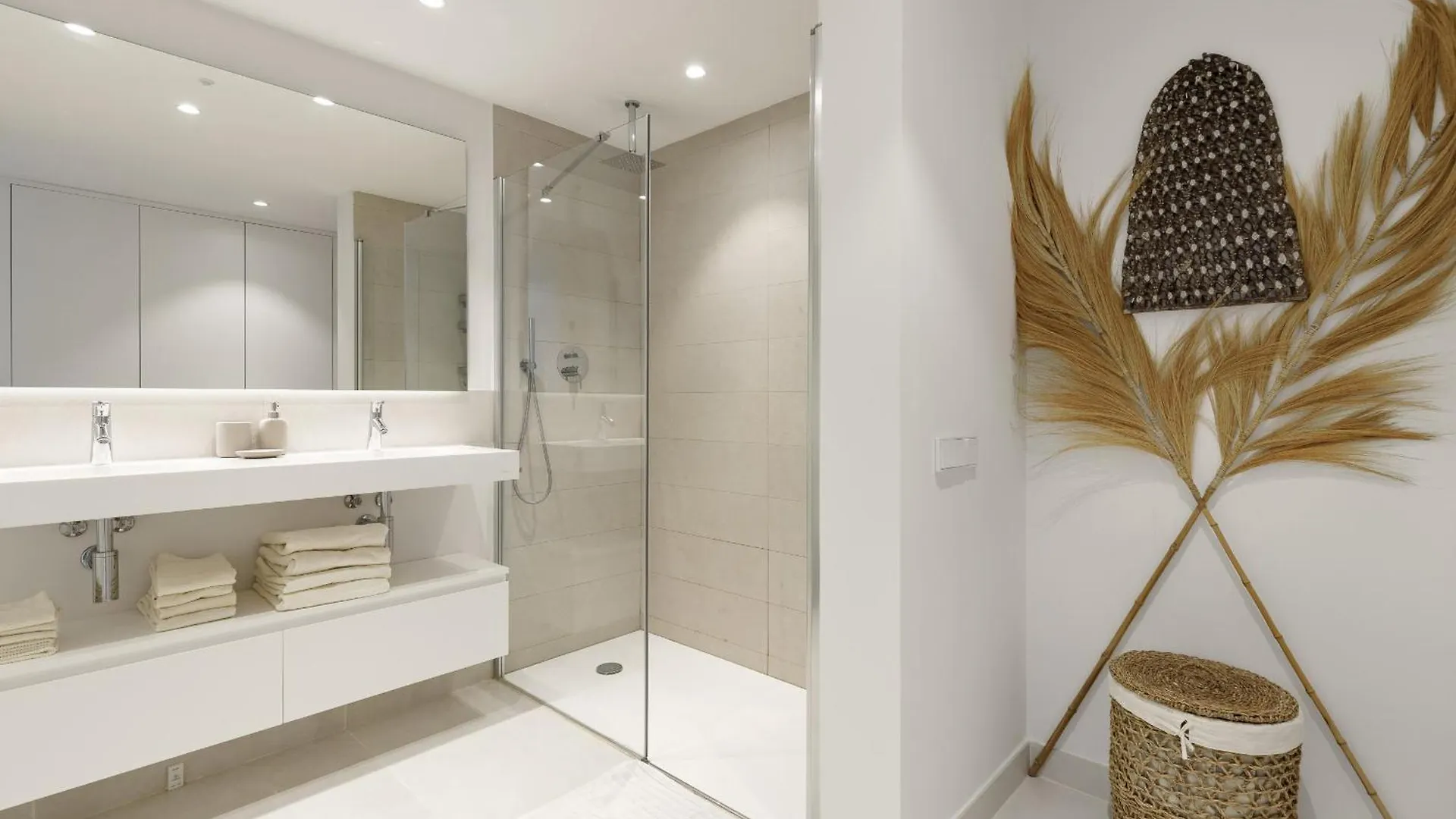 Exlusive Apartment With Garden In Higueron Fuengirola