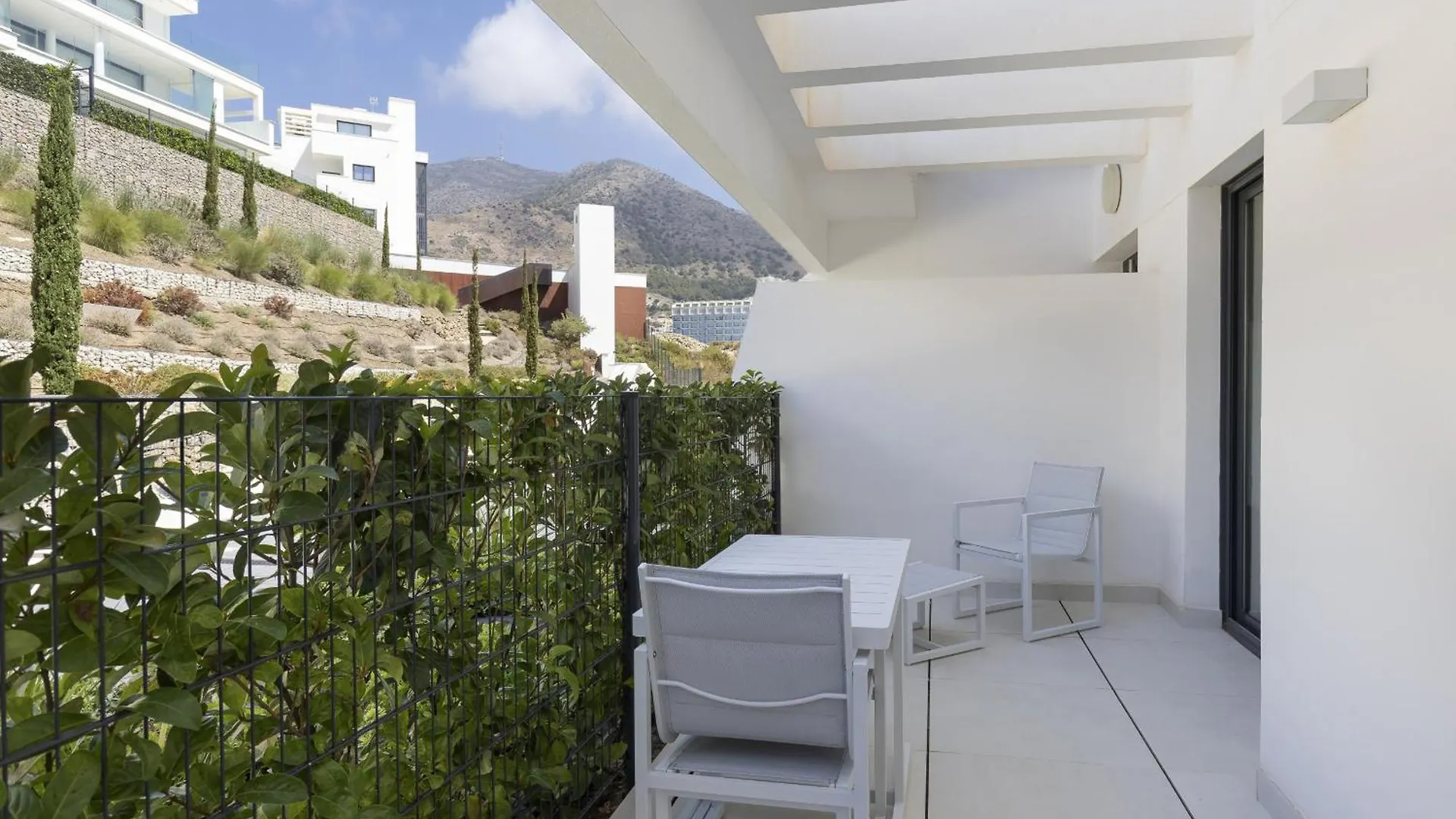 Exlusive Apartment With Garden In Higueron Fuengirola