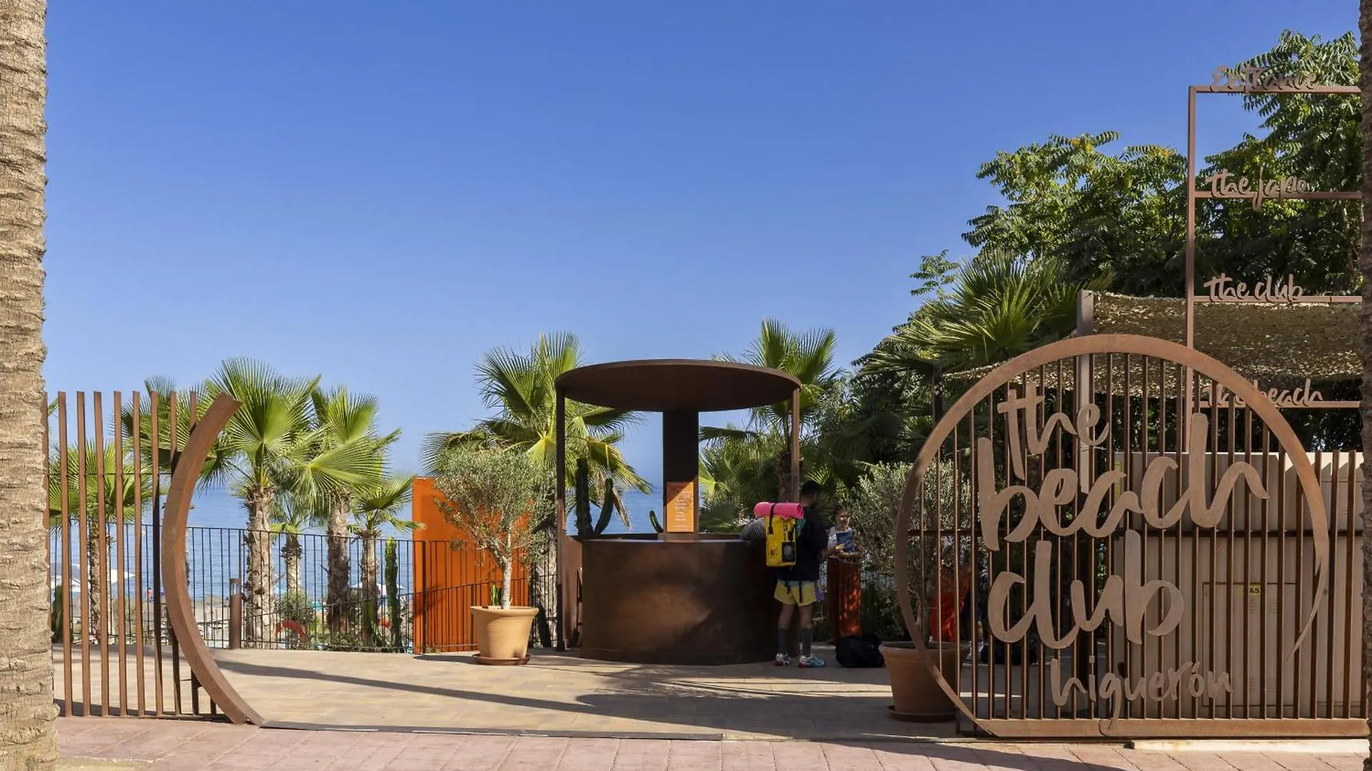 Exlusive Apartment With Garden In Higueron Fuengirola