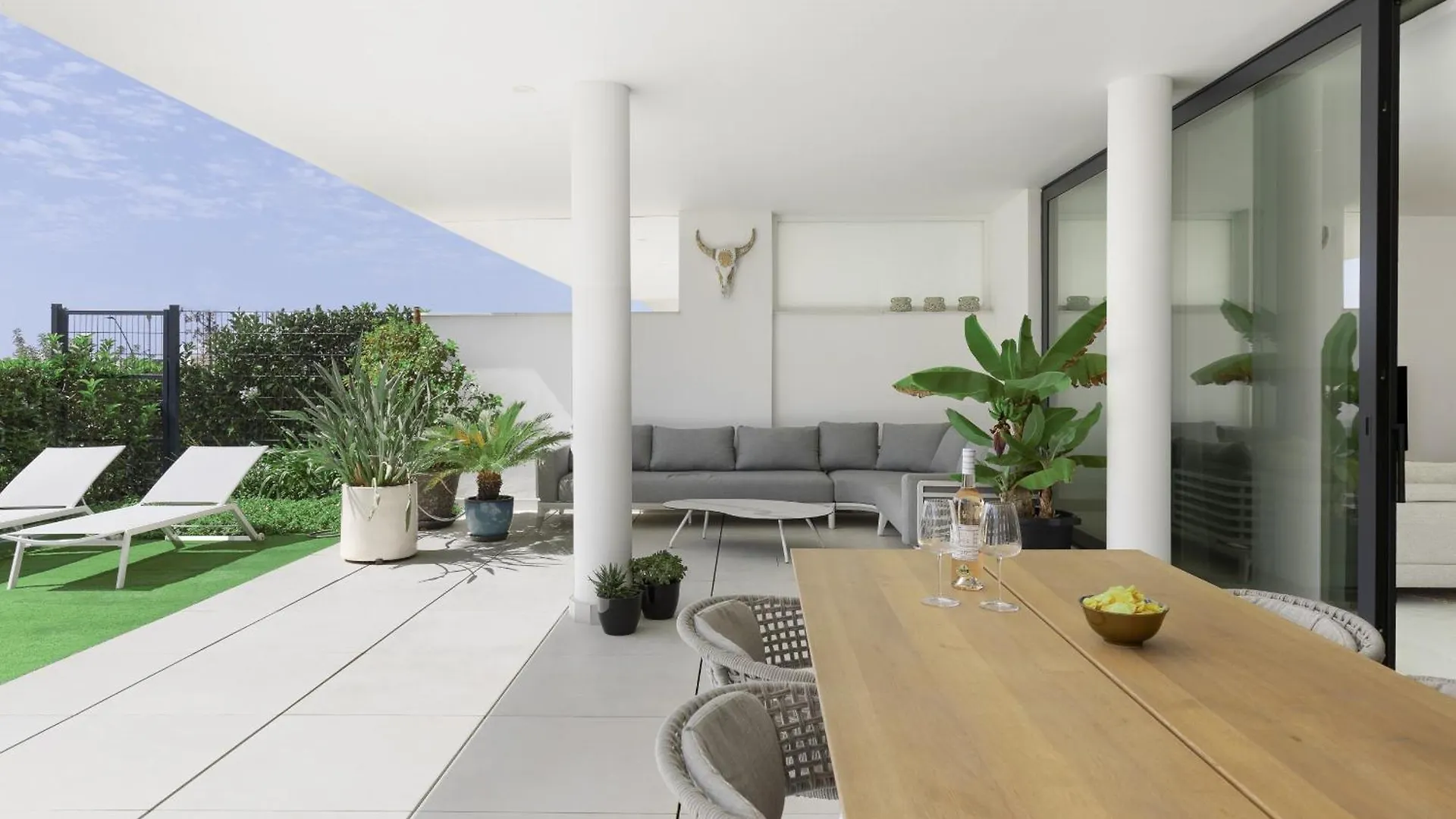 Exlusive Apartment With Garden In Higueron Fuengirola